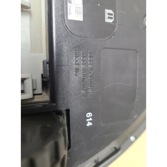 irobot roomba 614 robot vacuum, self-charging 3 stage cleaning for parts - Picture 4 of 8